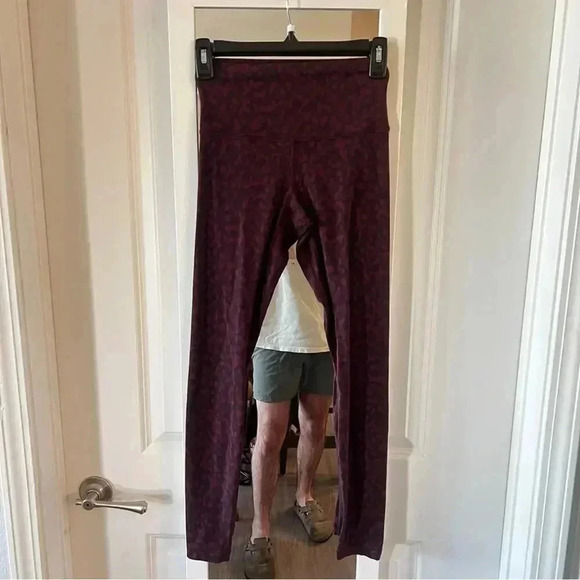 279 Lululemon High Waisted Leggings Size 4 Color Maroon - Picture 1 of 5